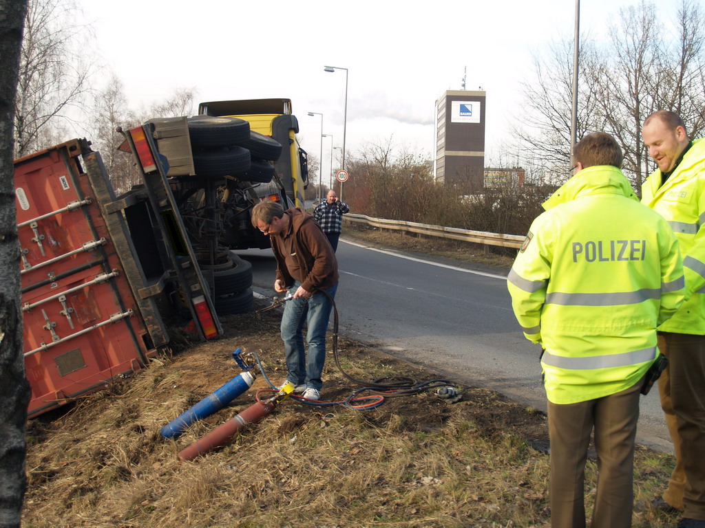 LKW verliert Container Koeln Niehler Ei P055.JPG